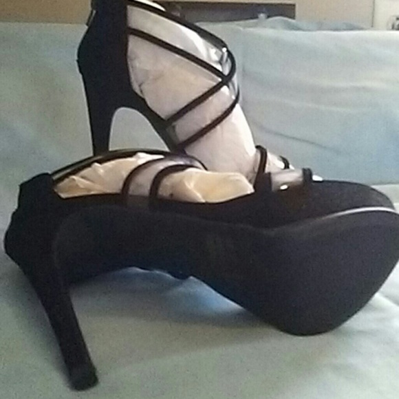 Shoes - Picture 1 of 8